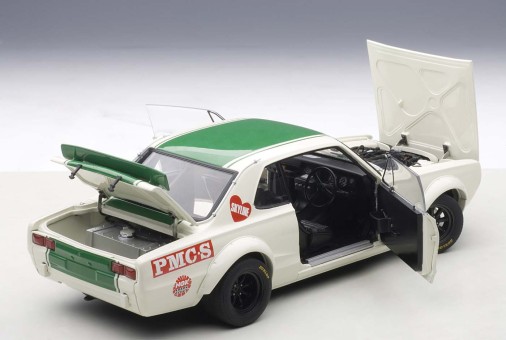 得価爆買いAUTOart ニッサン スカイライン GT-R KPGC10 1972 ホワイト 1:18　1/18 オートアート　日産 乗用車