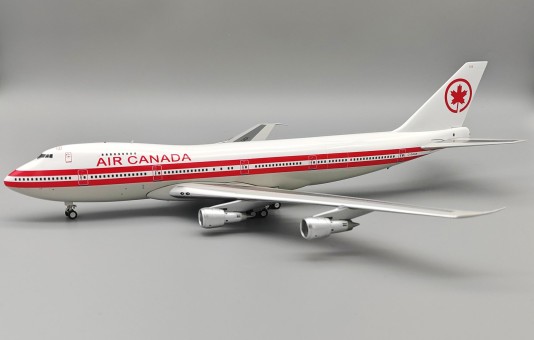 Air Canada Boeing 747-233B C-GAGA with stand  B-742-AC-GAGA InFlight Scale 1:200 