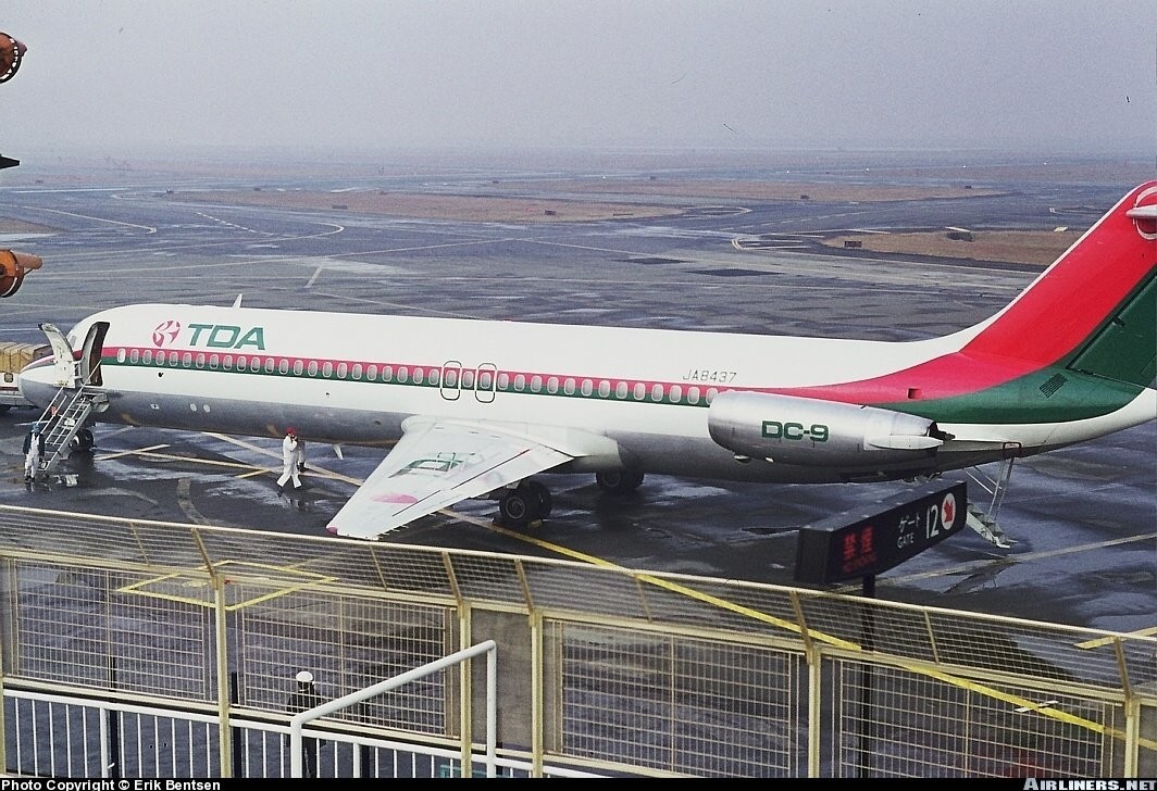 TDA DC-9 JA8434 - 航空機