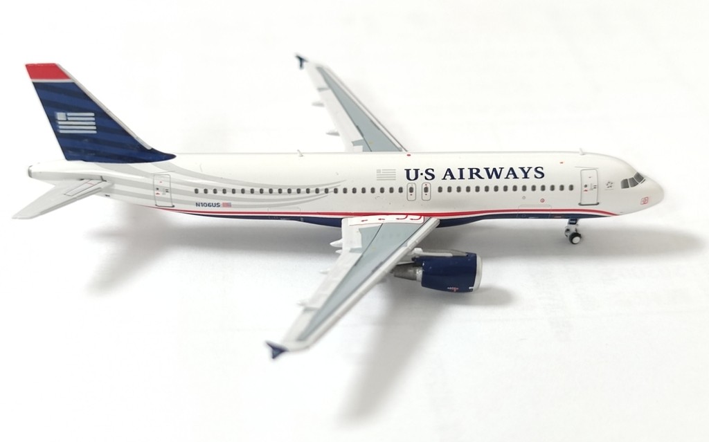 Sully Miracle on the Hudson US Airways Airbus A320-214 N106US Die-Cast  Panda Models 202251 Scale 1:400