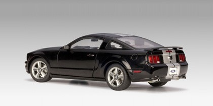 2005 mustang diecast