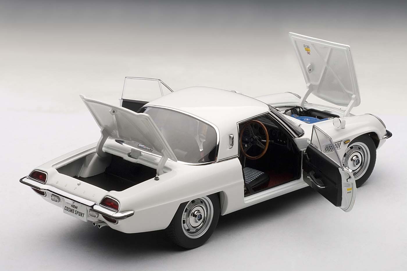 Mazda Cosmo Sport, White AUTOart 75931 die-cast scale model 1:18