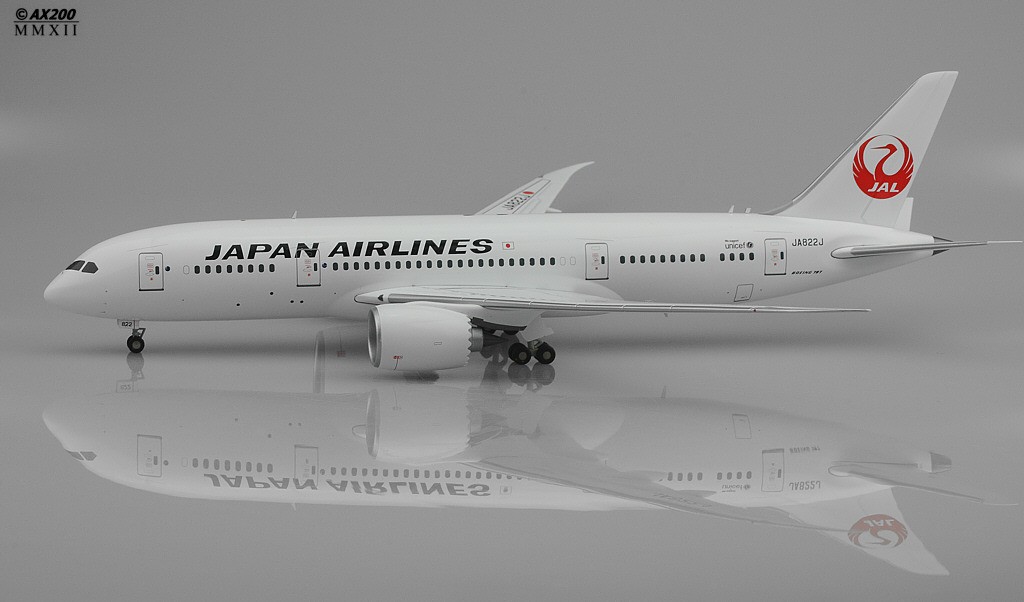 JAL Japan airlines B787-8 JA822J New Livery 1:200 JCWings