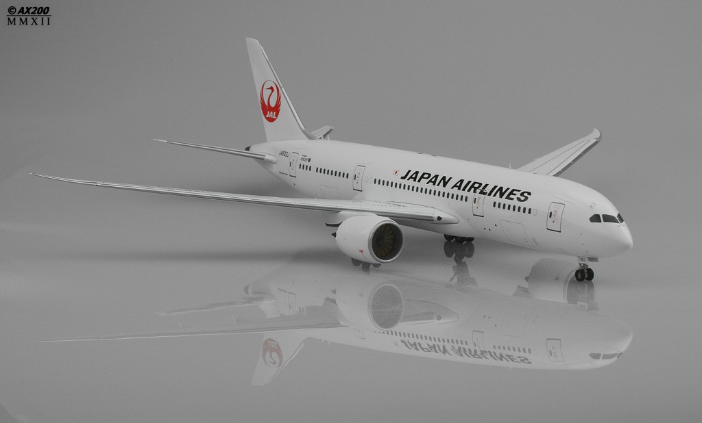 JAL Japan airlines B787-8 JA822J New Livery 1:200 JCWings