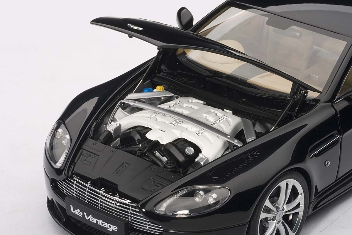 AUTOart 1:18 Scale Aston-Martin V12 Vantage 2010, Black. ezToys