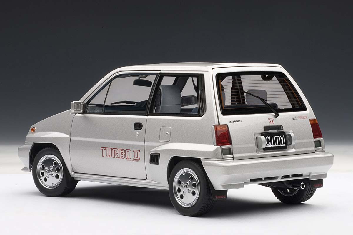 AUTOart 1:18 Scale Honda City Turbo II, Silver with Motocompo in