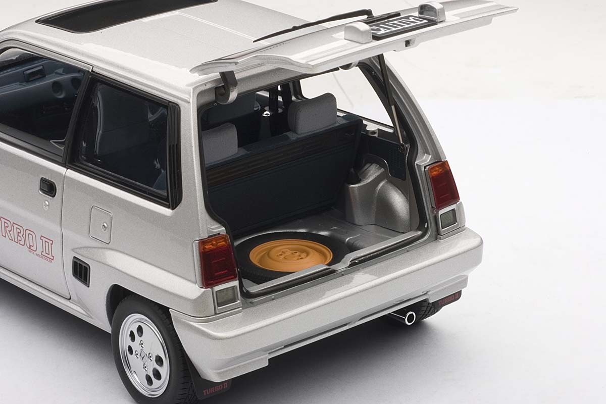 AUTOart 1:18 Scale Honda City Turbo II, Silver with Motocompo in