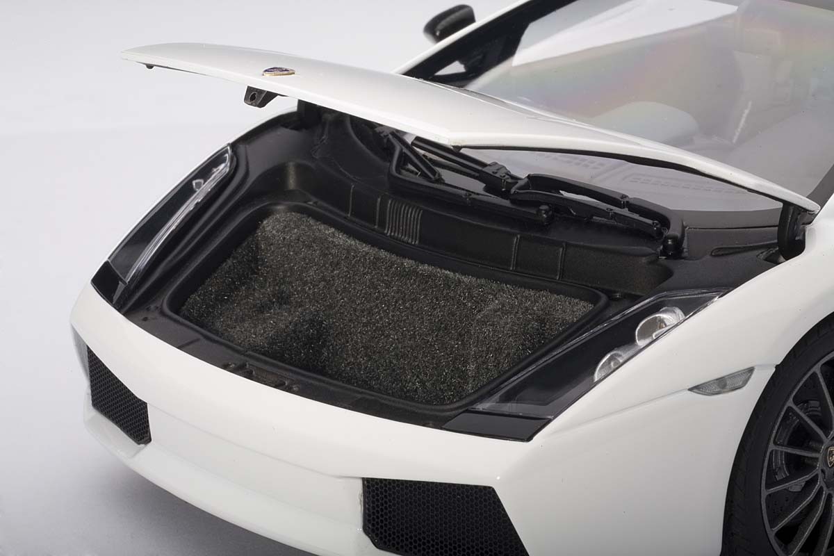 Lamborghini Gallardo Superleggera, Monocerus/Metallic White