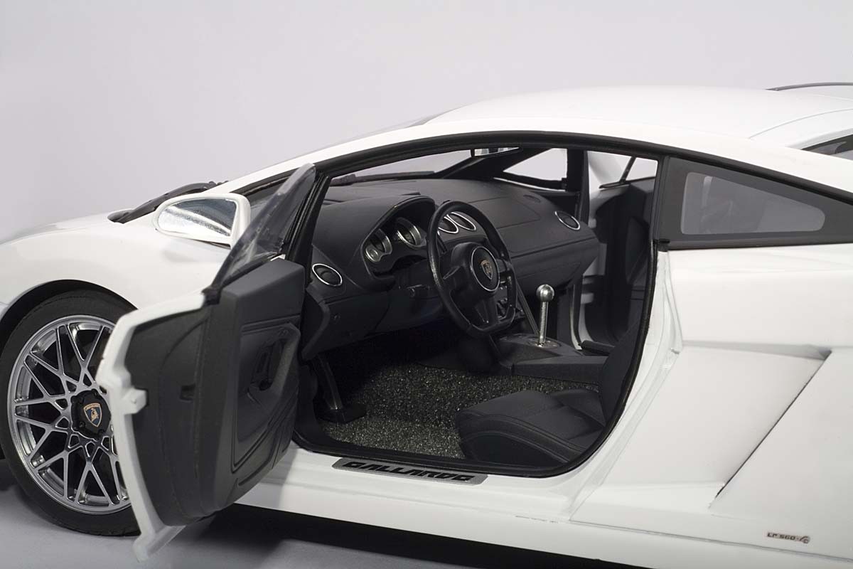 Lamborghini Gallardo LP560-4 Metallic White Optional Wheels