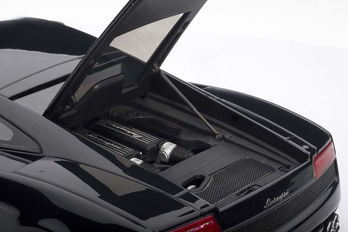 AUTOart 1:18 Scale Lamborghini Gallardo LP560-4, Nero Noctis