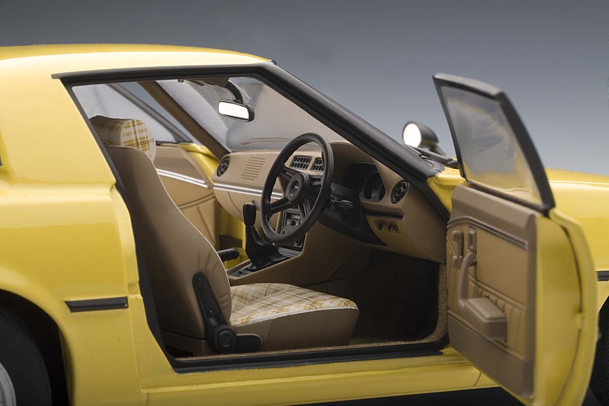AUTOart 1:18 Scale Mazda Savanna RX-7 (SA) Spark Yellow. ezToys