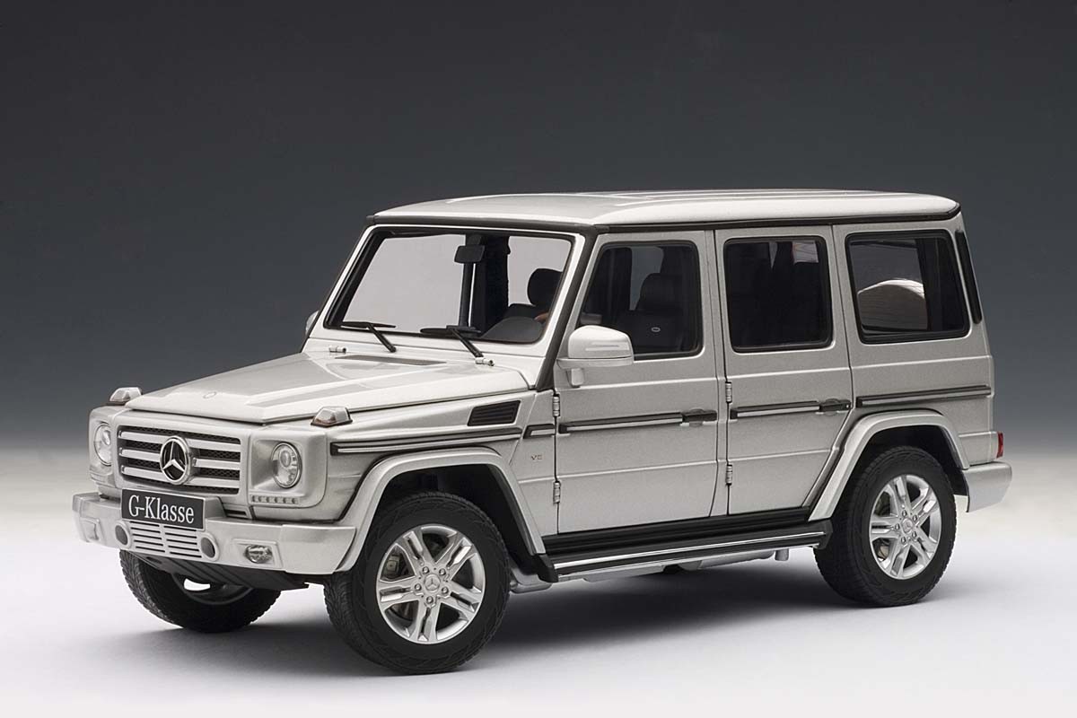 AUTOart 1:18 Scale Mercedes-Benz G500 2012, Silver. ezToys