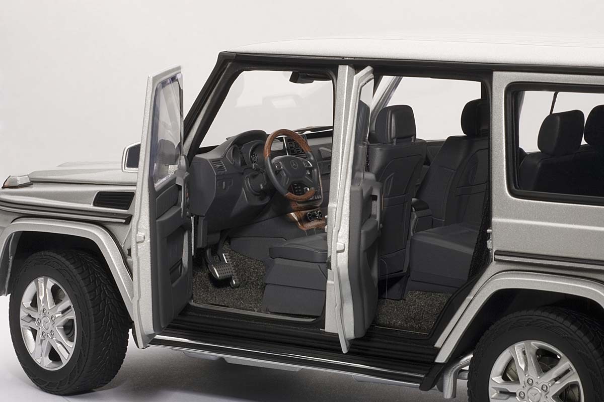 AUTOart 1:18 Scale Mercedes-Benz G500 2012, Silver. ezToys