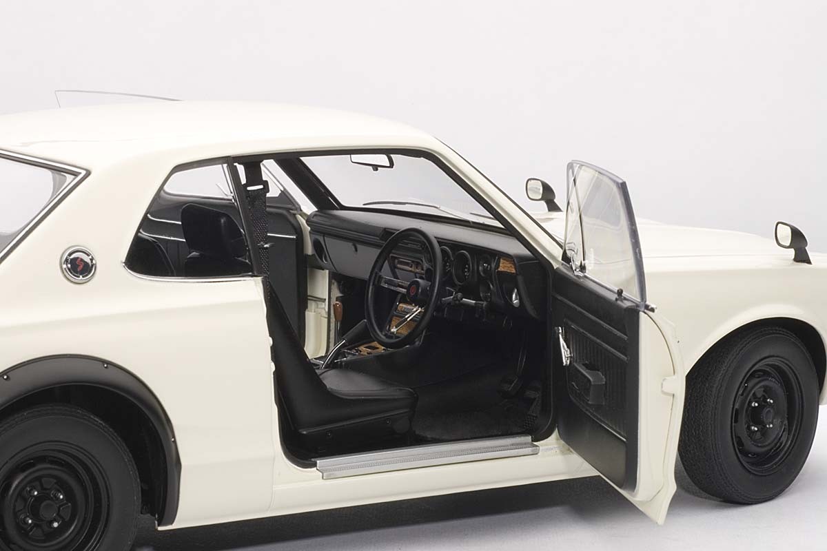 AUTOart 1:18 Scale Nissan Skyline GT-R 1st Generation (KPGC10), White.  ezToys - Diecast Models and Collectibles