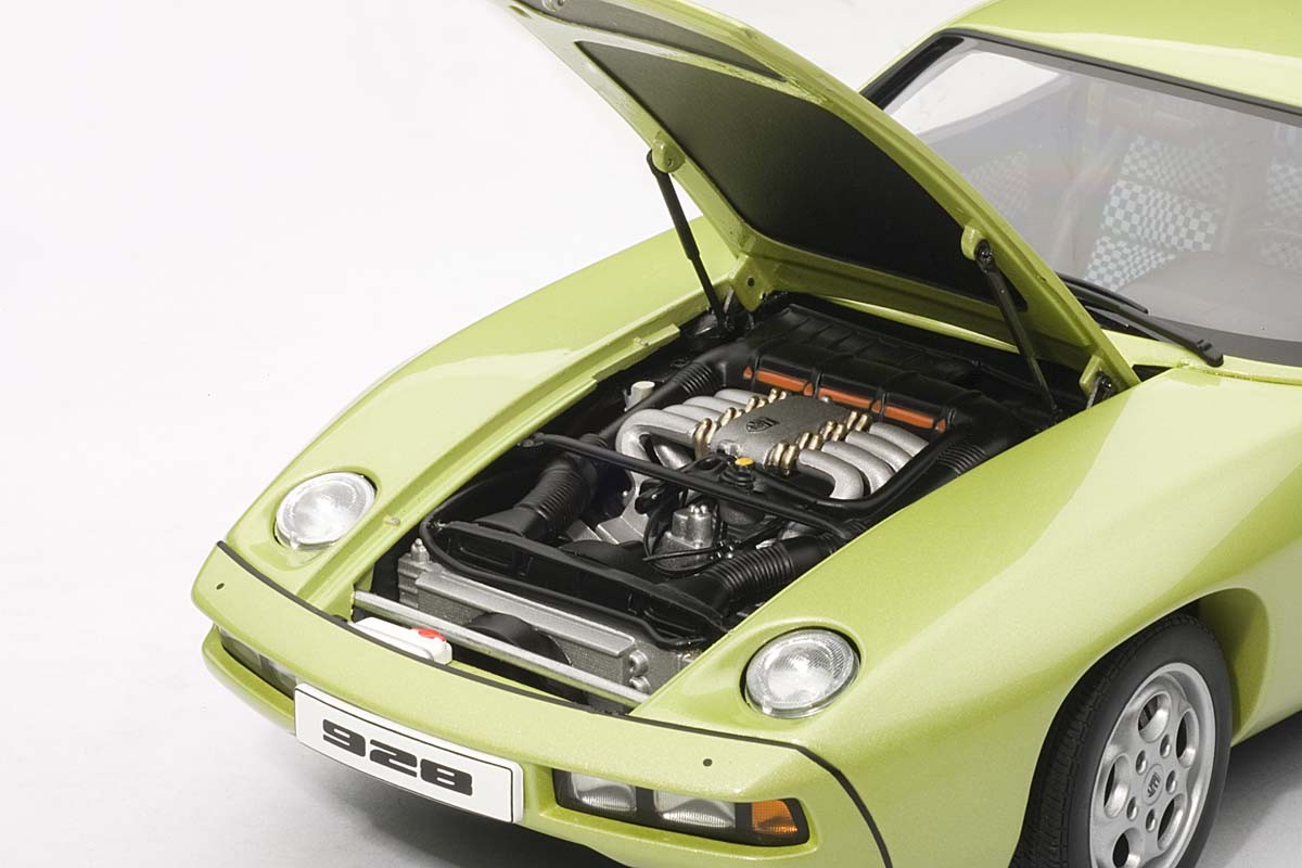 Porsche 928 Lind Green Metallic