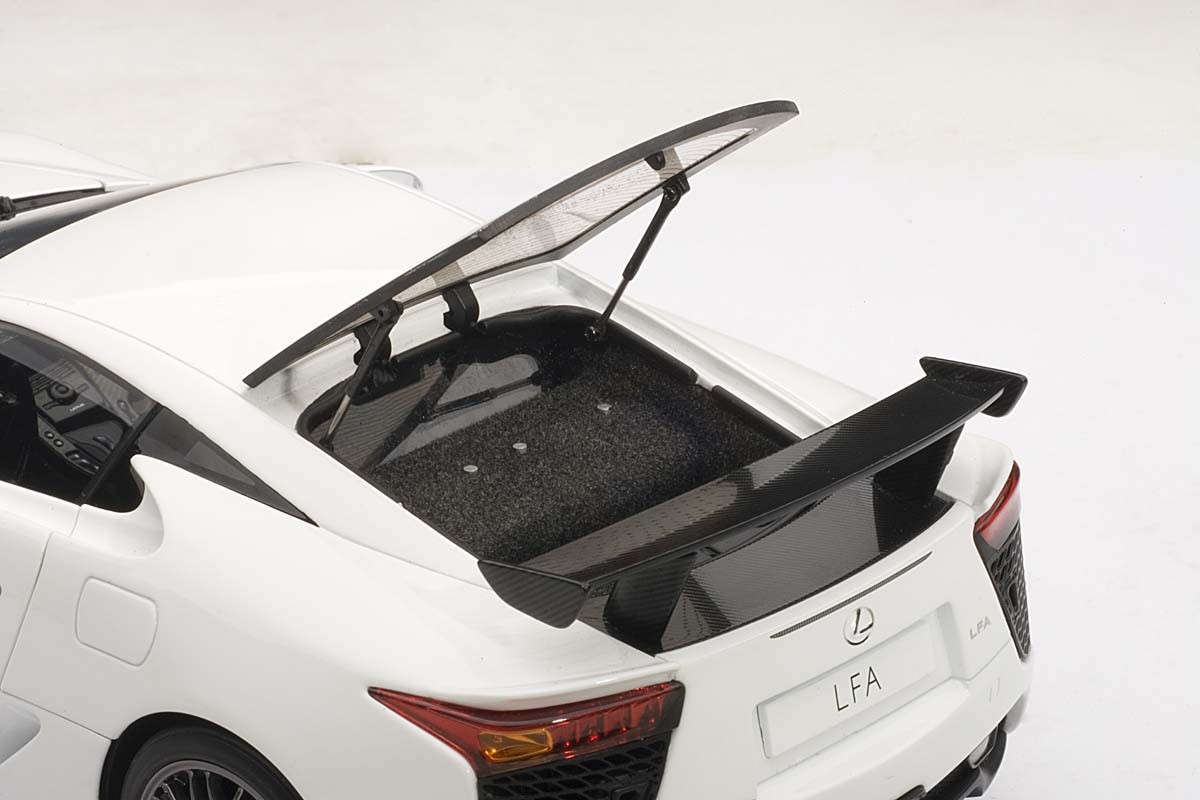 AUTOart 1:18 Scale Lexus LFA Nurburgring Package, Whitest White