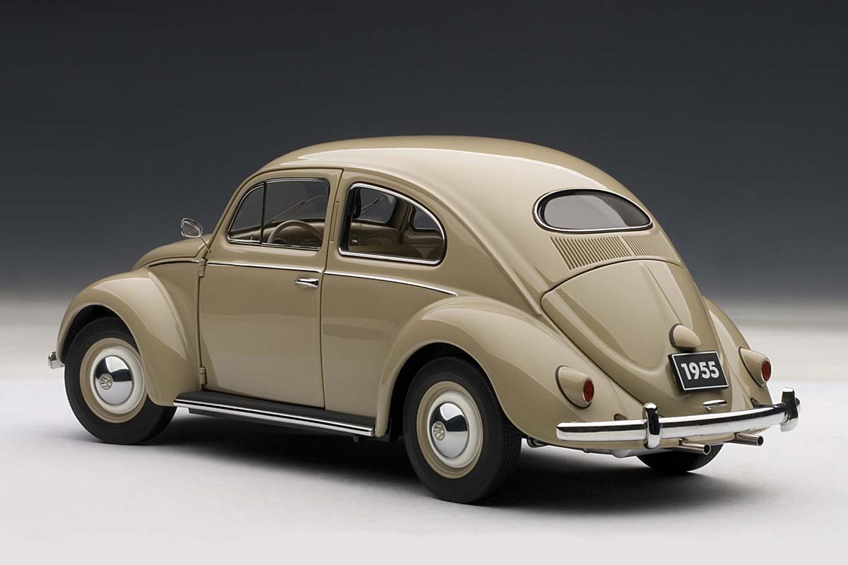 AUTOart 1:18 Scale Volkswagen Beetle Kaefer Limousine 1955, Bright