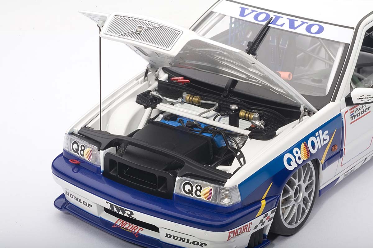 AUTOart 1:18 Scale Volvo 850 Sedan BTCC 1995 Presentation Car R.Rydell/T.Harvey.  ezToys - Diecast Models and Collectibles