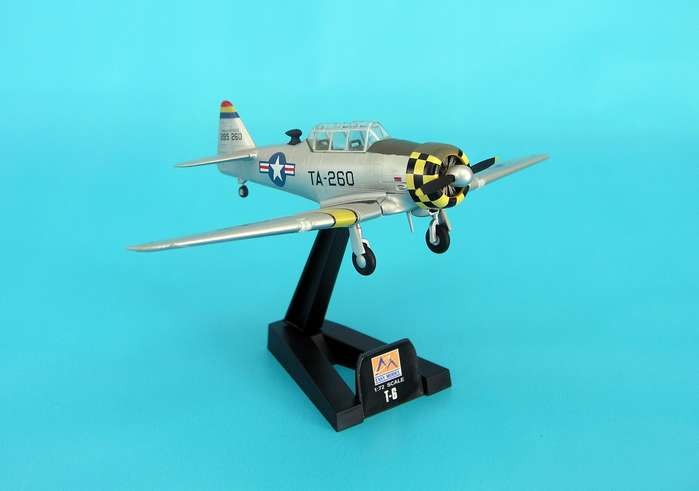 Easy Model T-6G Texan USAF Seol 1952 die-cast model ezToys