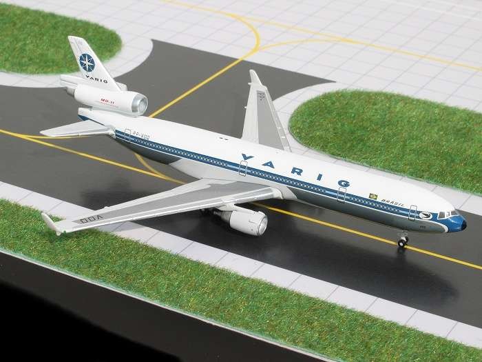 Gemini Jets Varig MD-11 Old Colors diecast model ezToys - Diecast ...