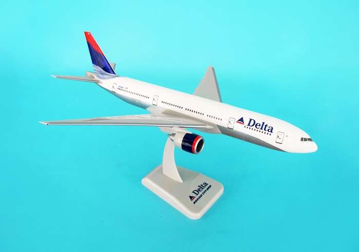 Hogan Delta 777-200 W/GEAR 2000-2006 Livery die-cast model ezToys ...