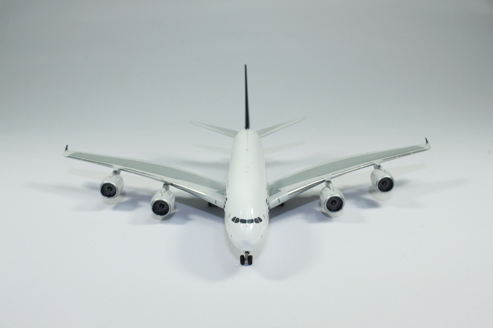 Singapore Airlines A380-800 Reg# 9V-SKK Phoenix Models Scale 1:400 