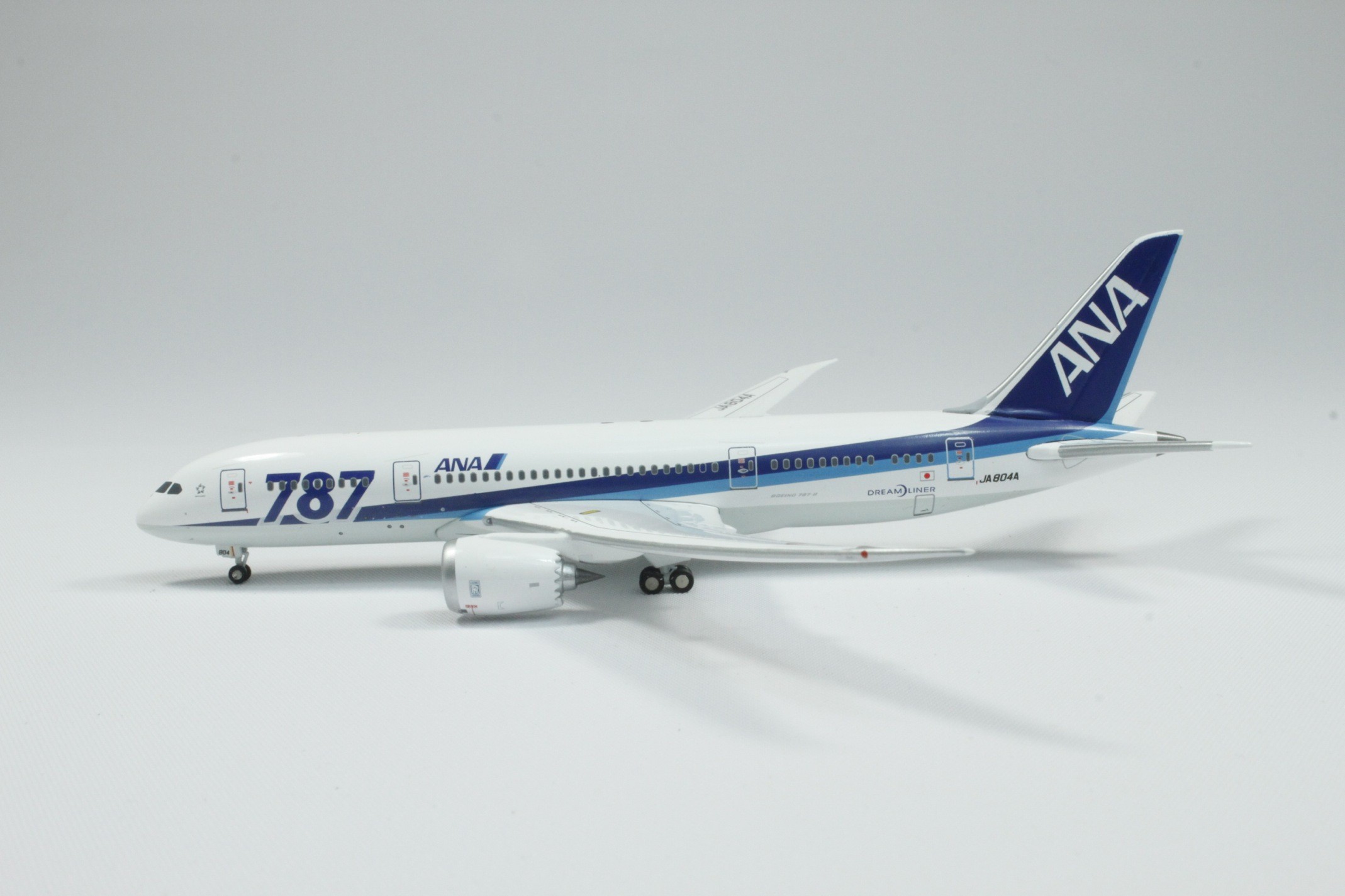 爆買い！ 1/200【PHOENIX】ANA B787-8 787-8 787塗装機（JA805A) 模型 