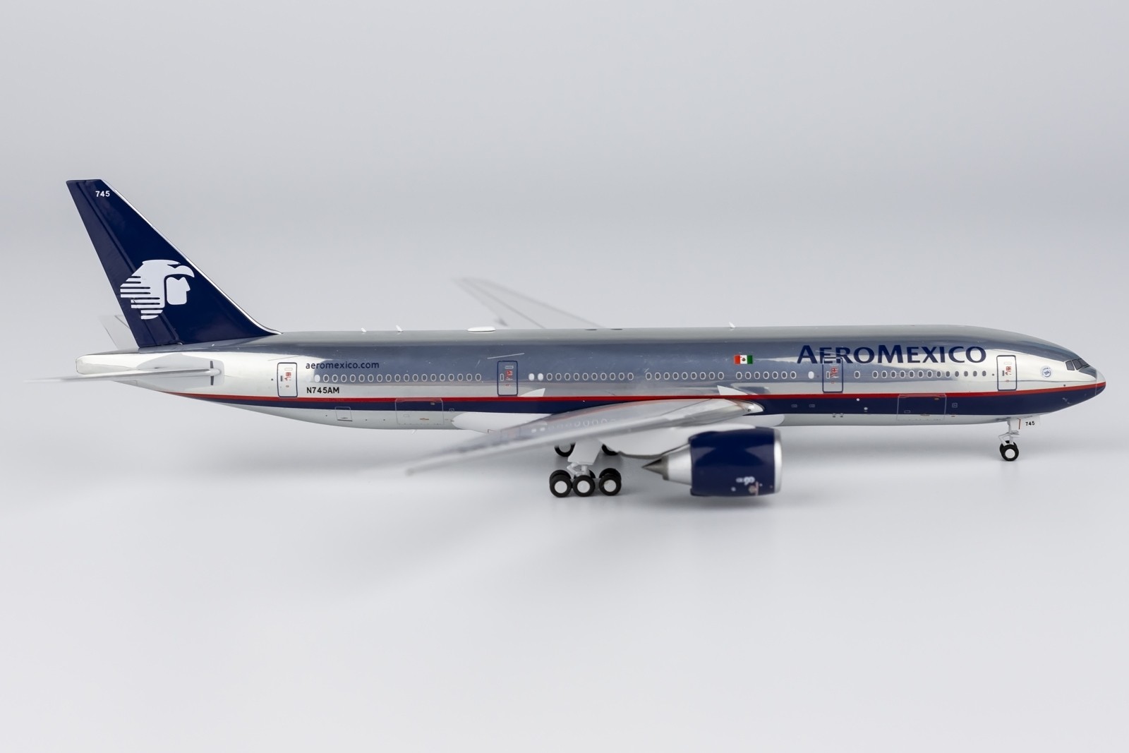 AeroMexico 777-200ER N745AM (polished cs) 72020 NG Models Scale 1:400