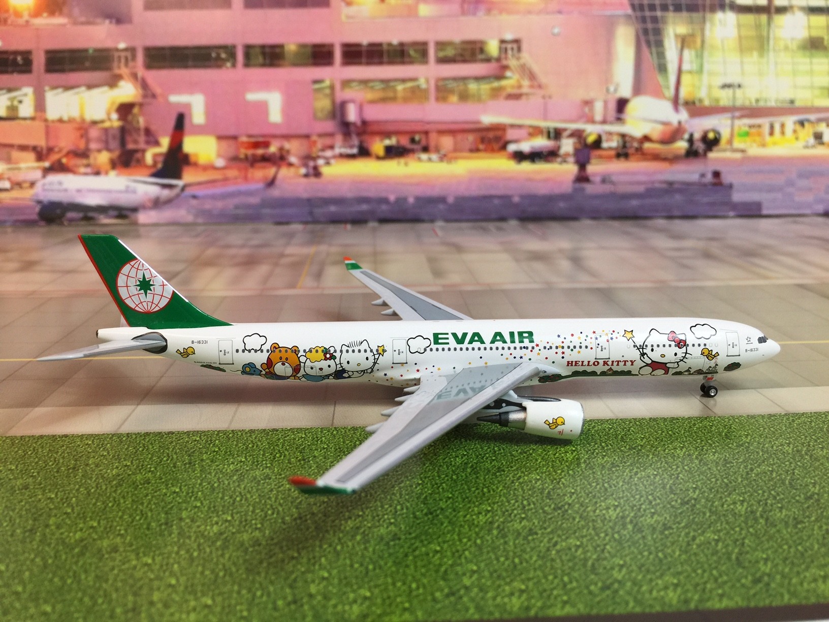 EVA AIRのサンリオの飛行機模型 airbusA330-300-