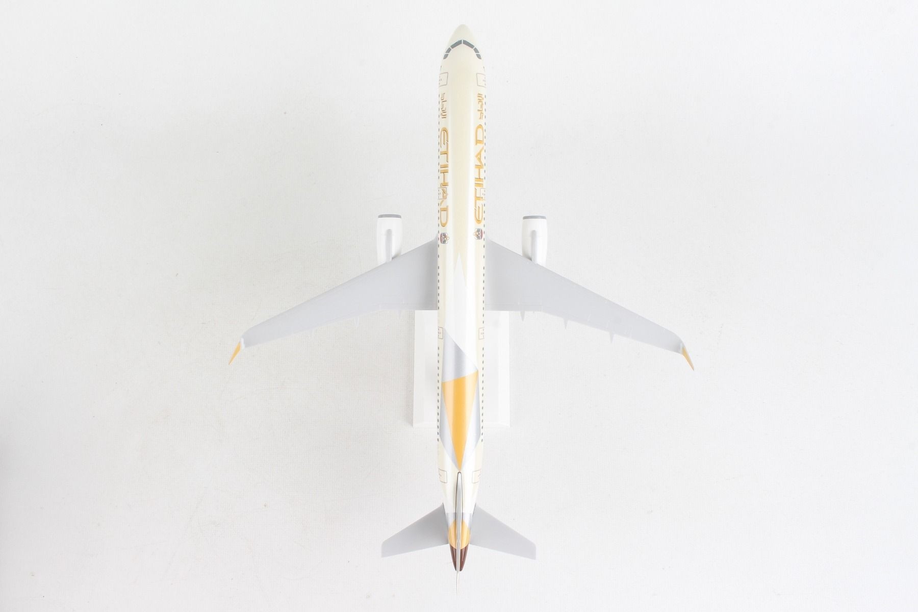 Etihad Airbus A321 A6-AED with stand Skymarks SKR1071 scale 1:150