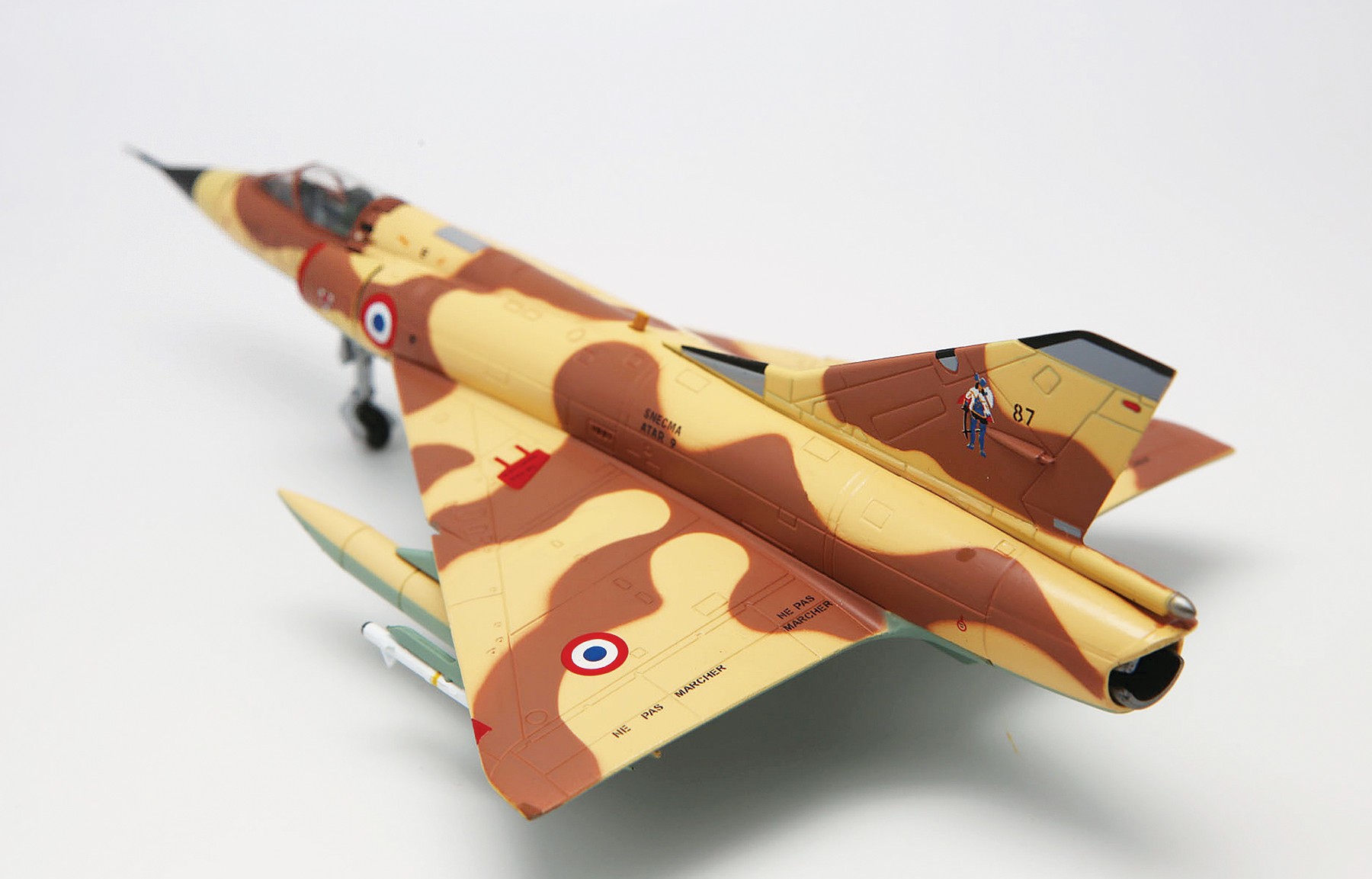 Dassault Mirage IIIC (DJ)Escadron de chasse FA725013 Falcon models 1:72