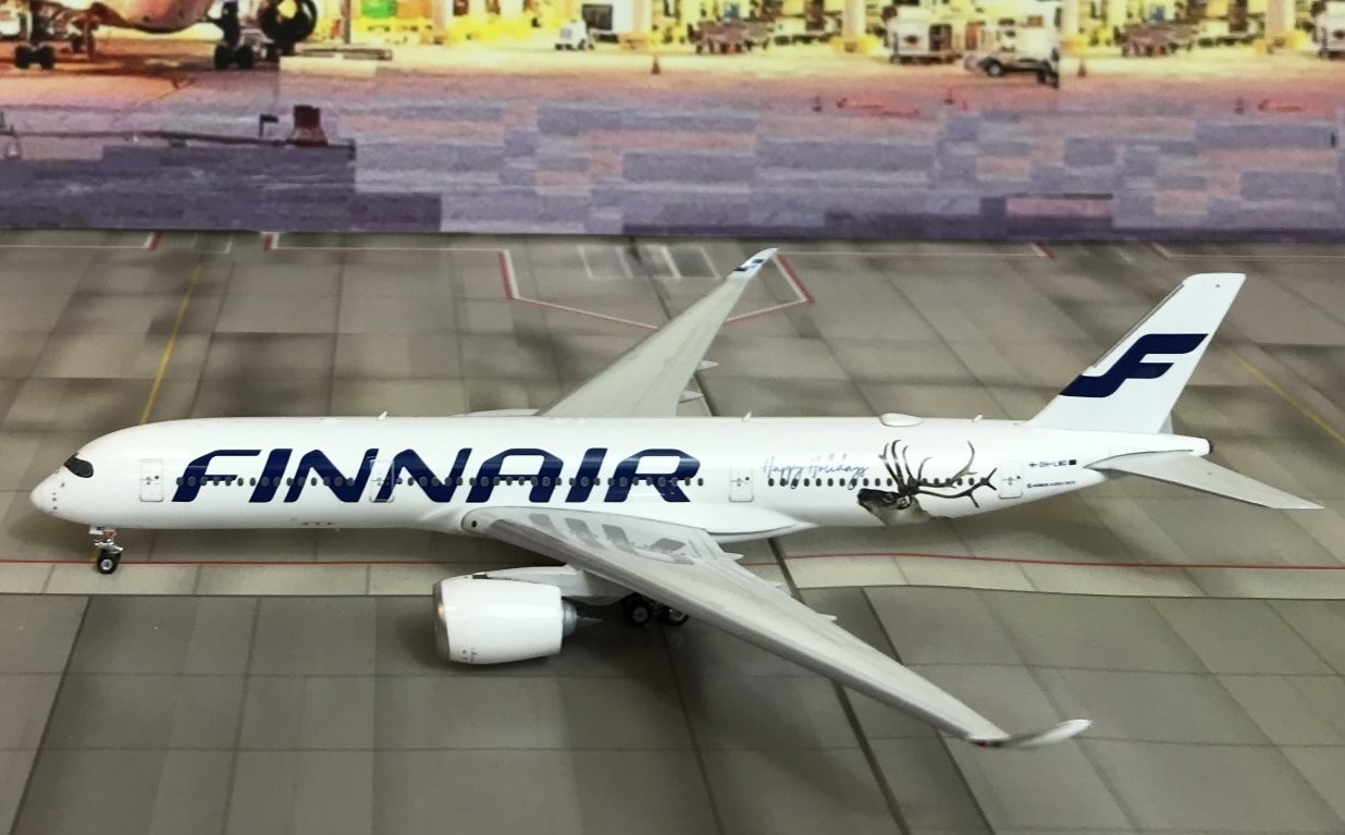 SALE! Finnair Airlines Airbus A350-900 OH-LWD Holiday Phoenix 11422 Scale  1:400