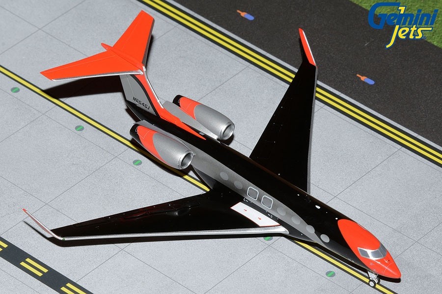 Gulf Stream Business Jet G650ER N654GJ Red, Black & Silver Gemini 200  G2GLF989 Scale 1:200