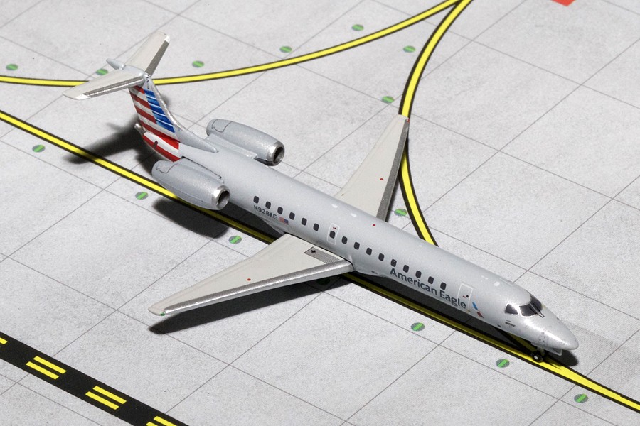 American Airlines (American Eagle) Embraer ERJ-145 Reg# N928AE Gemini  GJAAL1295 Scale 1:400