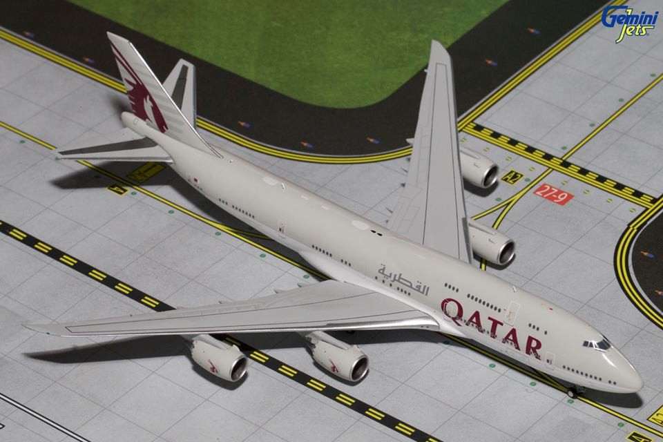 Highly detailed Gemini Jet diecast model airplane Qatar Boeing 747 