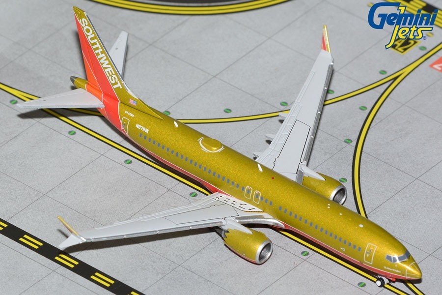 Southwest Airlines Boeing 737 MAX 8 N871HK 'Herbert D. Kelleher' Gold Retro  Gemini Jets GJSWA2186 Scale 1:400