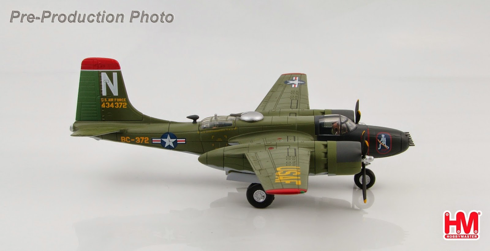 Hobby Master 1:72 Air Power Series A-26B Invader 13th BS, 3rd BW, USAF ...