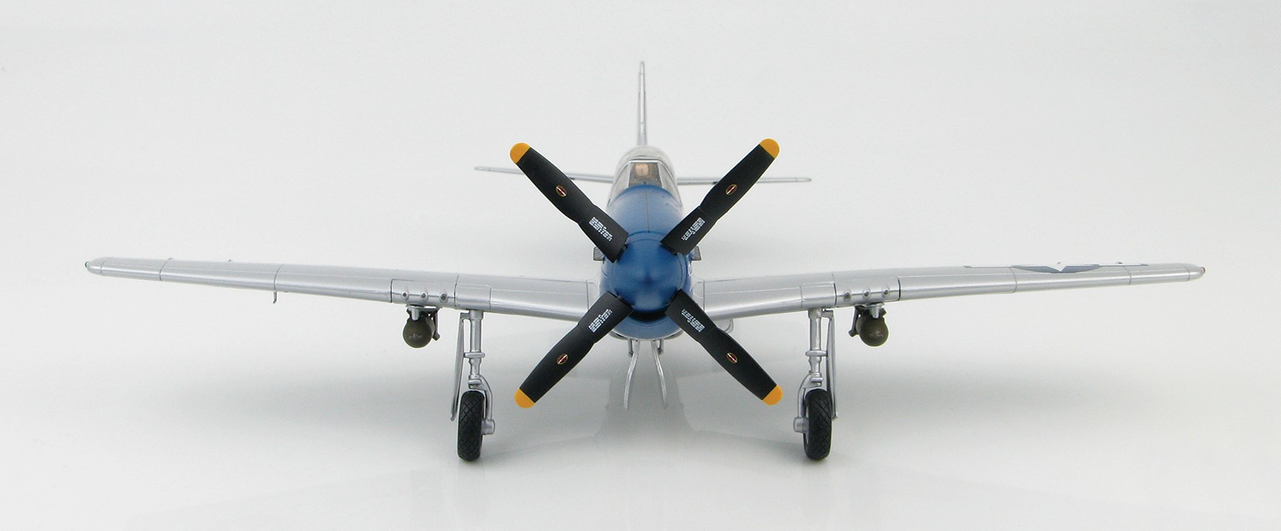 Hobby Master, Air Power Series, Capt. - P-51D Collectibles McSwine” 1944, Diecast HA7726 Models “Moonbeam W. HA7726 1:48 Whisner Item: Mustang ezToys Scale and