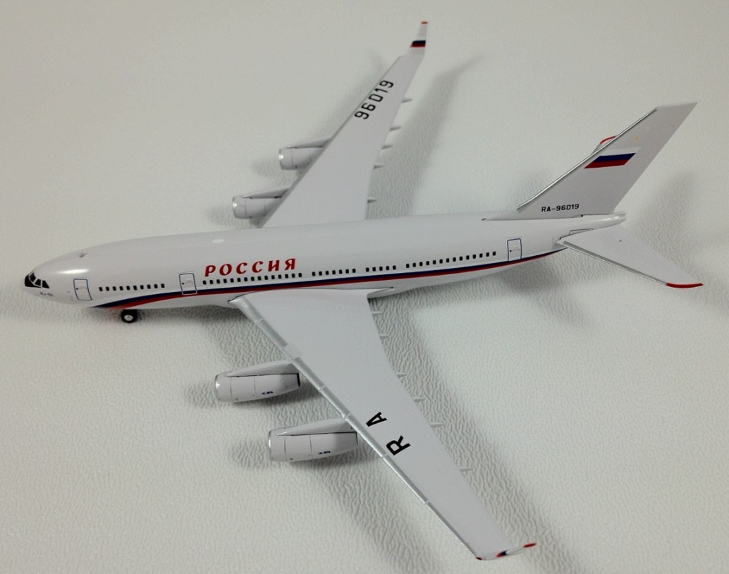 【セールス】phoenix（1/400）ロシア連邦航空 IL-96-300 RA-96017 / herpa（1/400）アントノフ航空 AN-225 UR-82060　×計2個セット 民間航空機