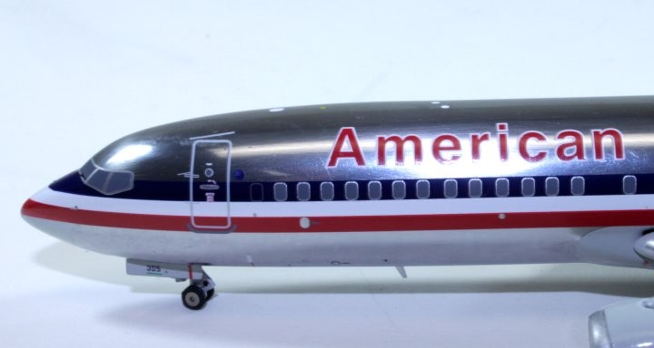 American Airlines B737-800(W) N983AN 1:200