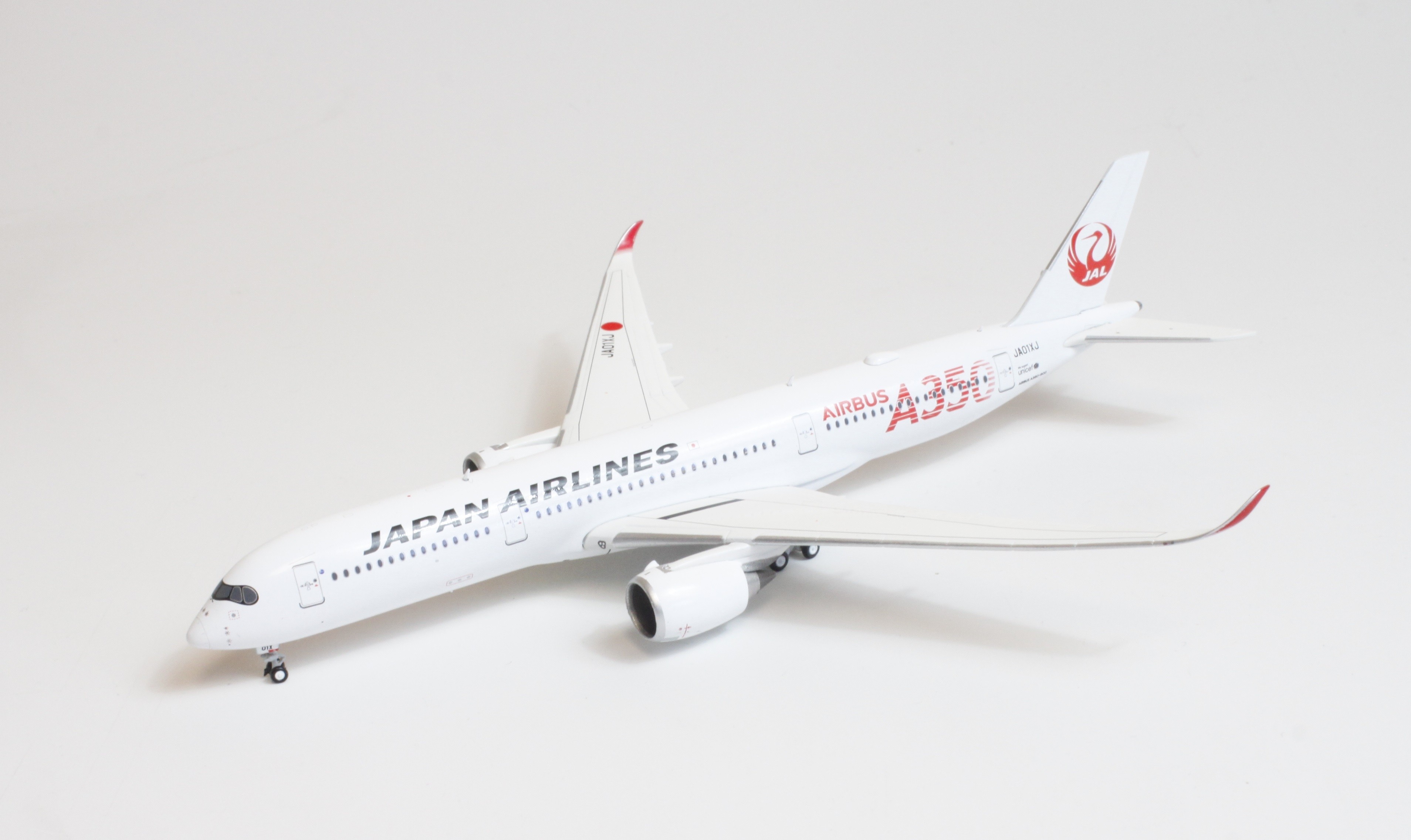 Flaps Down JAL Japan Airlines Airbus A350-900 JA01XJ Red A350 Logo  EW2359001A 1:200