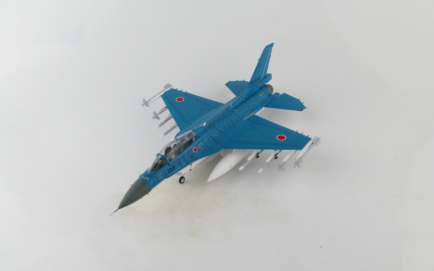 Japan XF-2B with missiles Technical Research and Development Institute &  A.D.T.W. Hobby Master HA2719 scale 1:72