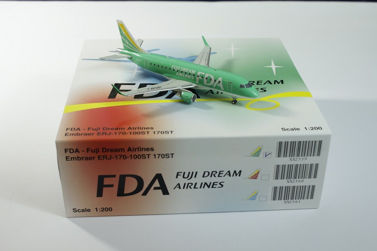 豪華 FDA 【新品】1:200 エンブラエル ERJ JA12FJ E175 航空機 - www 