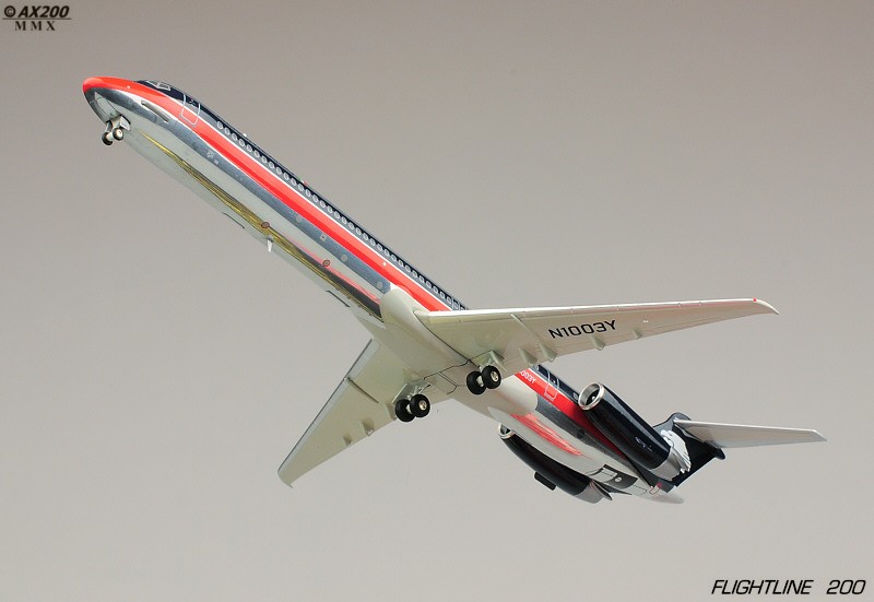 国内外の人気 1/200 Gemini200アエロメヒコ航空 MD-83 航空機