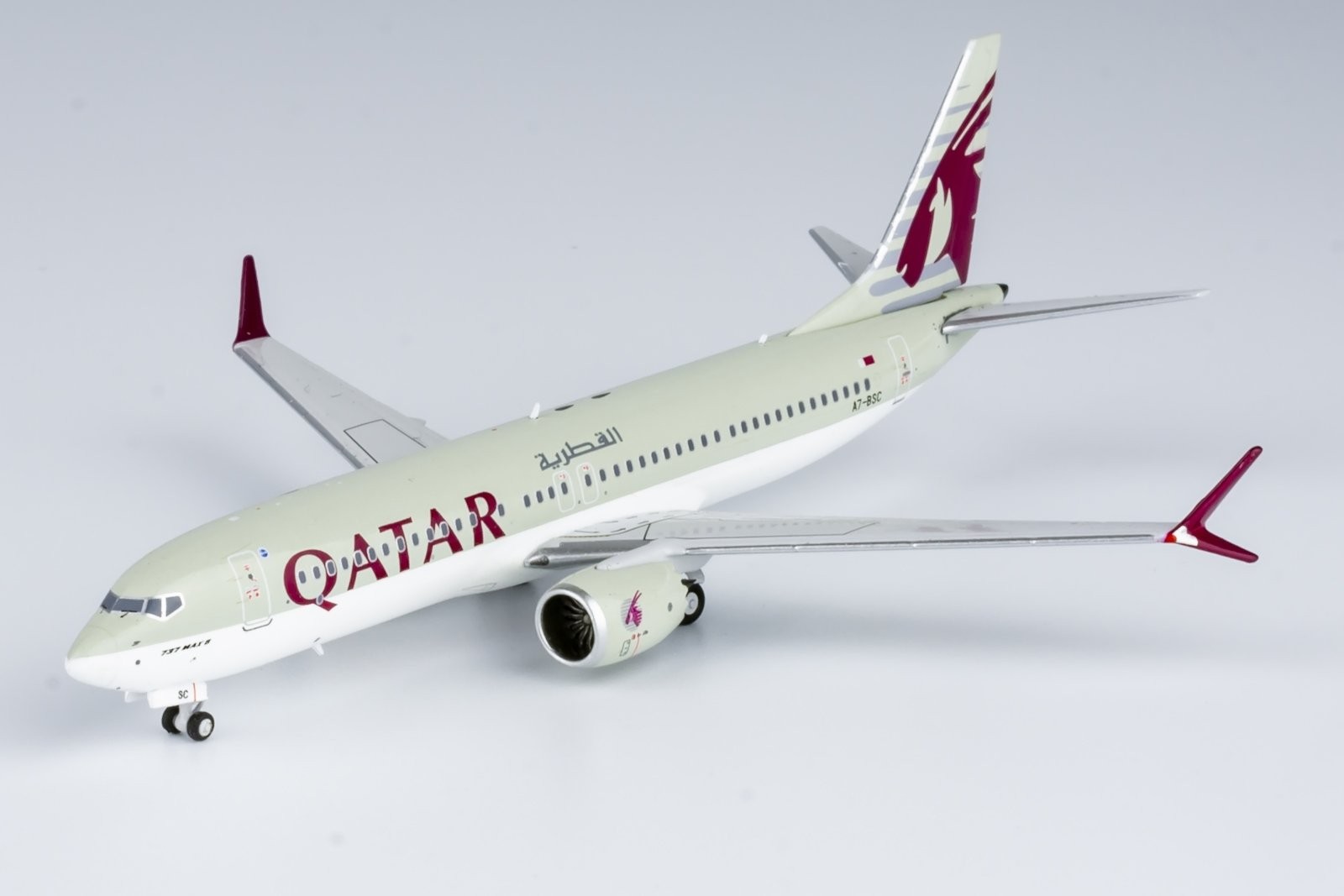 Qatar Airways Boeing 737 MAX8 A7-BSC Die-Cast NG Models 88013 Scale 1:400