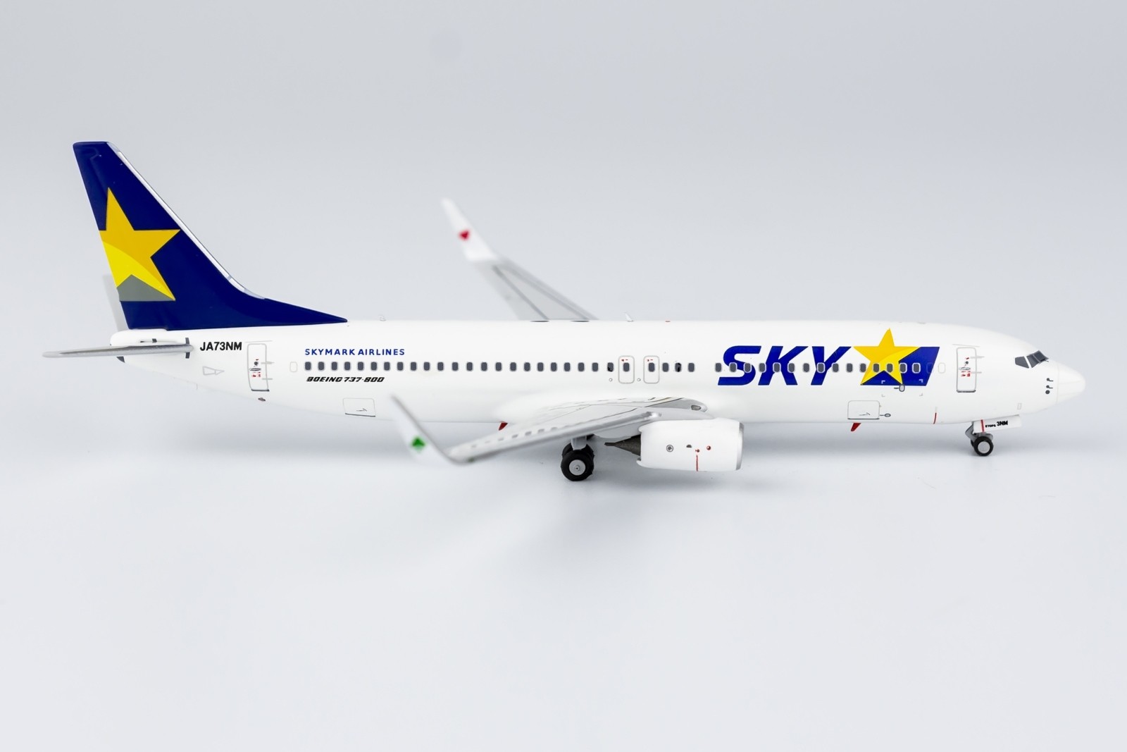 Skymark Airlines Boeing 737-800 JA73NM Winglets NG Models 58141 Scale 1:400