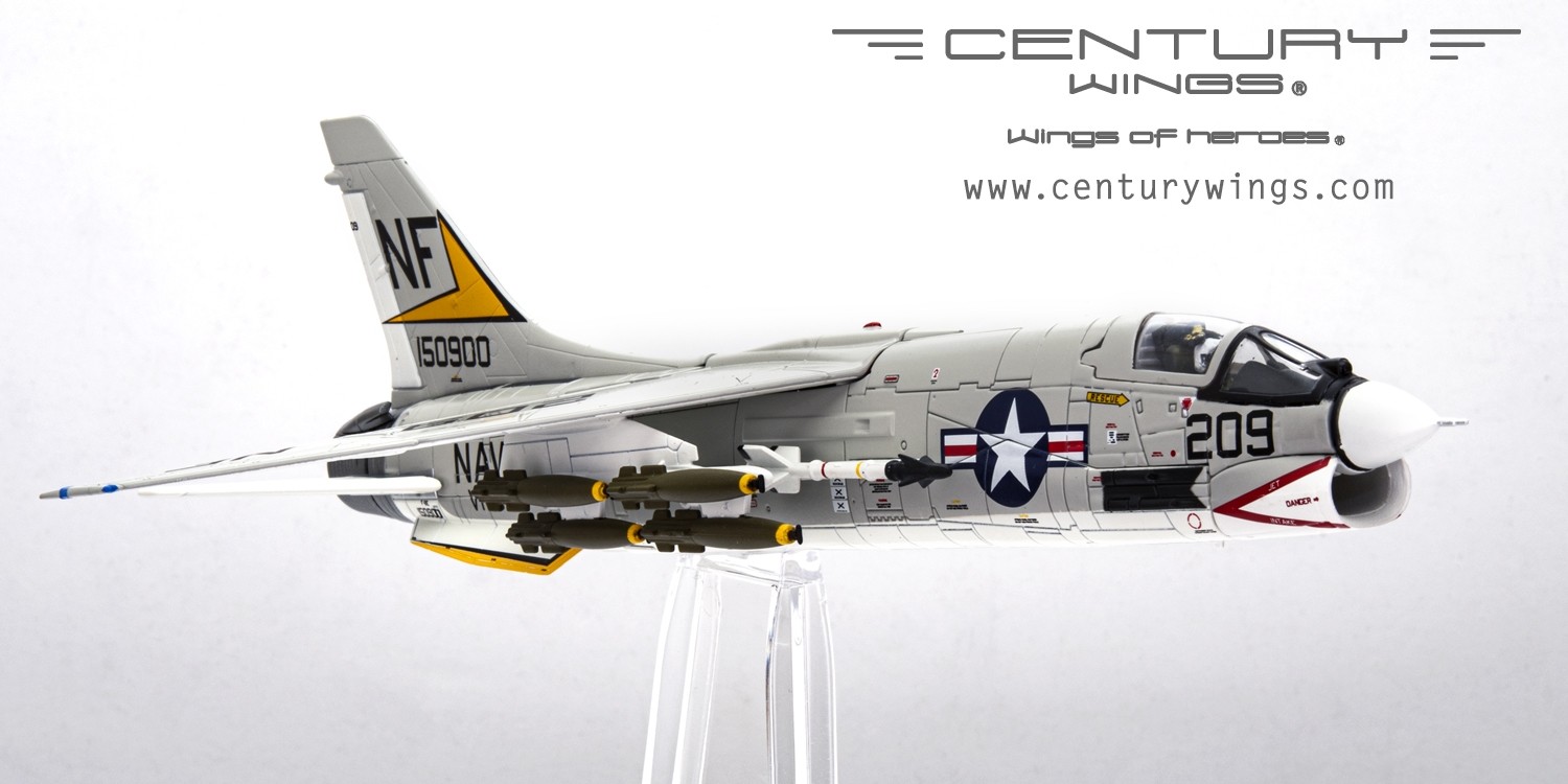 USN F-8E Crusader VF-53 Iron Angels NF209 1967 Century Wings CW-001638  scale 1:72