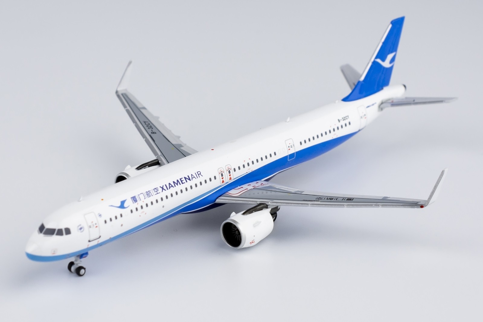Xiamen Airlines Airbus A321neo B-32CY Die-Cast NG Models 13085 Scale 1: ...