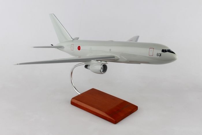 Sale! Japan Air Self Defense JASDF Boeing KC-46A Pegasus (767-2LKC) 14-3611  with stand InFlight IFKC46JASDF02 scale 1:200