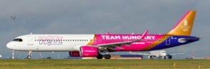 Wizz Air Airbus A321NEO 'Team Hungary' Reg: HA-LGI With Antenna XX40259 JC Wings 1:400"